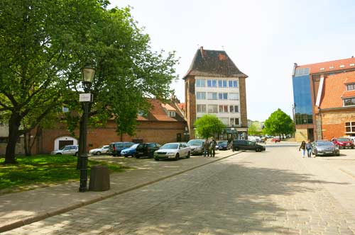 Apartamenty Gdańsk wynajem Starówka ZŁOTA BRAMA - parking 10 m od apartamentu Złota Brama