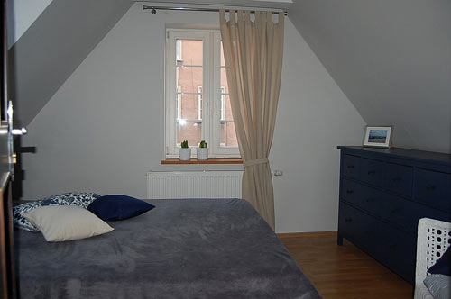 Apartamenty Gdańsk wynajem Starówka ZŁOTA BRAMA - sypialnia z łożem małżeńskim 160x200 cm.