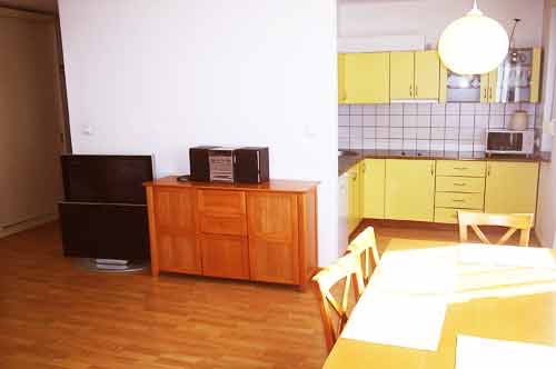 Polska Sopot Apartament 2. Luksusowe mieszkanie do wynajcia w Sopocie. Salon - dwuosobowa rozkadana sofa, TV, CD + mp3, elazko, odkurzacz, szafa, garderoba. Zapraszamy na Nowy Rok i Sylwestra 2010/2011!