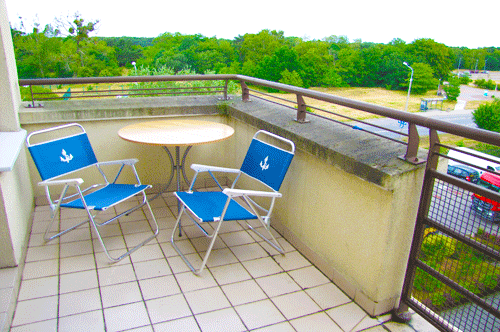 Polen Appartement Danzig zu vermieten. Appartement Zoppot zu vermitten. Terrasse mit Blick auf den Park Reagan. Ich empfehle Ihnen Danzig am Meer im Sommer Urlaub.