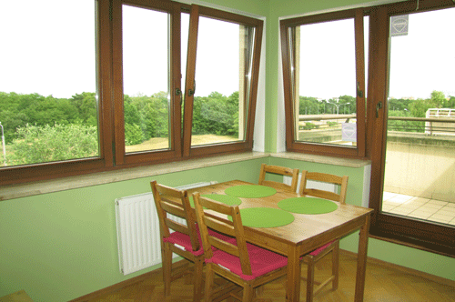 Polen Appartement Danzig zu vermieten. Appartement Zoppot zu vermitten. Blick aus den Fenstern und Terrasse. Danzig Appartement MARIAN + Garage. Ich empfehle Ihnen Danzig am Meer im Sommer Urlaub.