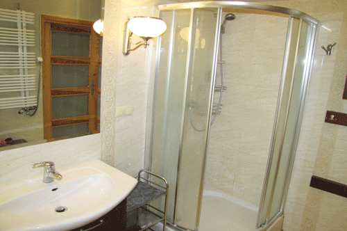 Polen Zoppot Appartement 3. Badezimmer, dusche. Polen Zoppot Appartement 4 empfehle Ihnen Neues Jahr 2010/2011 in Polen`s Appartemente  an der See.