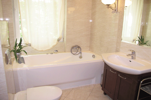 Polen Zoppot Appartement 4. Badezimmer - Haartrockener, automatische Waschmaschine, Dusche, WC Schlafzimmer mit Ehebett. Polen Zoppot Appartement 4 empfehle Ihnen Neues Jahr in Polen`s Appartemente  an der See.