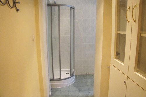 Polen Zoppot Appartement Monte Cassino. Badezimmer - Haartrockener, automatische Waschmaschine, Dusche, WC. Polen Zoppot Appartement Monte Cassino empfehle Ihnen Neues Jahr in Polen`s Appartemente an der See.